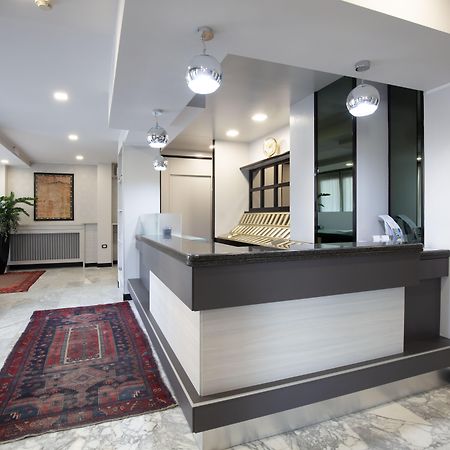 Hotel Esperia Rho Kültér fotó