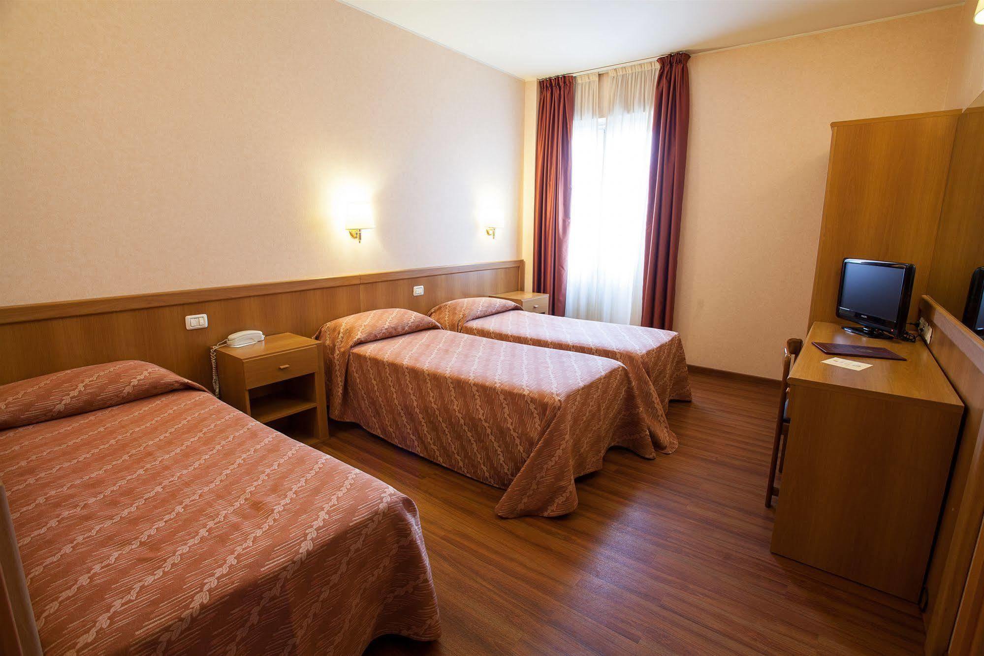 Hotel Esperia Rho Kültér fotó