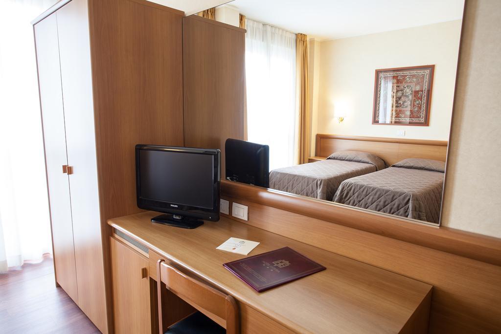 Hotel Esperia Rho Kültér fotó